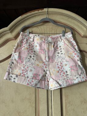 NWT Boutique Brand Patchwork Floral High Rise Women’s Bermuda Shorts